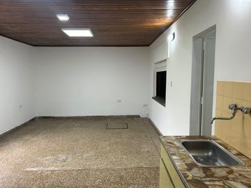 Casa tres ambientes en alquiler wilde