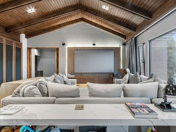 EN VENTA CASA AMUEBLADA EN LOMAS COUNTRY