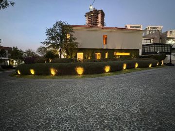 EN VENTA CASA AMUEBLADA EN LOMAS COUNTRY