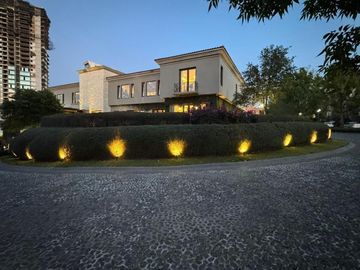 EN VENTA CASA AMUEBLADA EN LOMAS COUNTRY