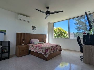Casa en venta con páneles con gran terreno.