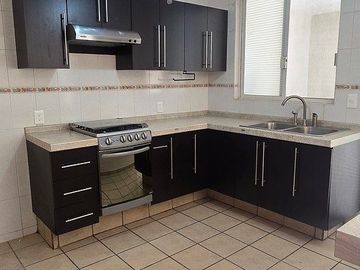 Bonita casa en Santa Anita 2980