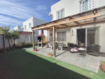 Casa en venta 3 Dormitorios + 3 Baños, en barrio norte de Villa Alemana.