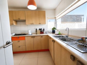 Casa en venta 3 Dormitorios + 3 Baños, en barrio norte de Villa Alemana.