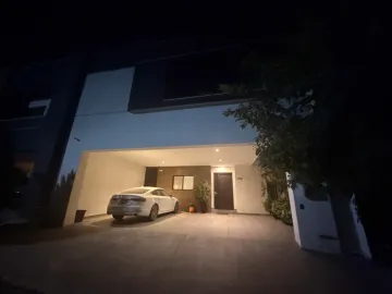 Casa en renta en Porto Cumbres, García, Nuevo León