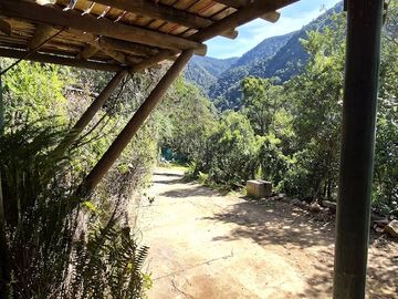 Venta de linda parcela con dos casas en Olmué, Quebrada Alvarado, casi al final. 128 M$