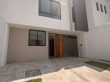Casa nueva en paisajes del tesoro