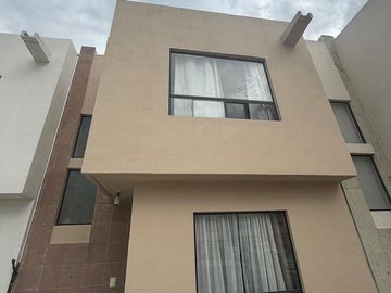 Casa en Venta en Rincones del Marqués