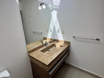 Casa en renta en bosques del pedregal por punta del Est
