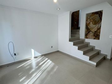 Casa en renta en bosques del pedregal por punta del Est