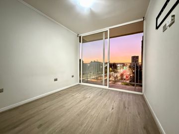 Amplio departamento, vista despejada, 1 E 1 B