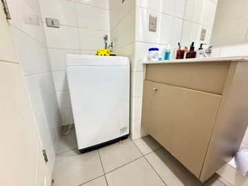 Amplio departamento, vista despejada, 1 E 1 B