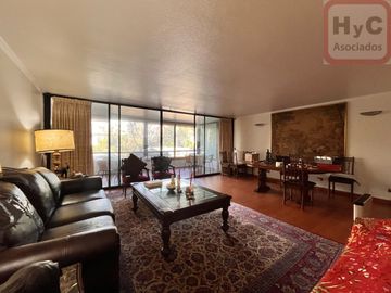 Departamento Amplio y Remodelado en Providencia