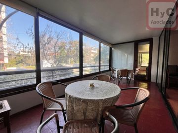 Departamento Amplio y Remodelado en Providencia