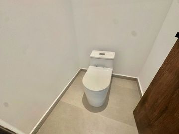 CASA EN ARRIENDO UBICADA EN MEDELLÍN POR EL SECTOR POBLADO