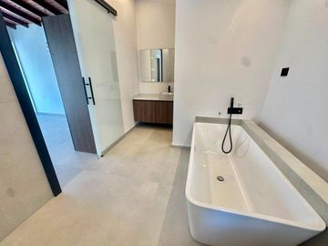 CASA EN ARRIENDO UBICADA EN MEDELLÍN POR EL SECTOR POBLADO