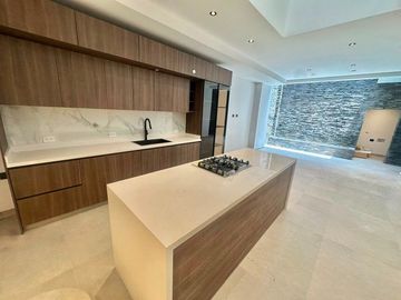 CASA EN ARRIENDO UBICADA EN MEDELLÍN POR EL SECTOR POBLADO
