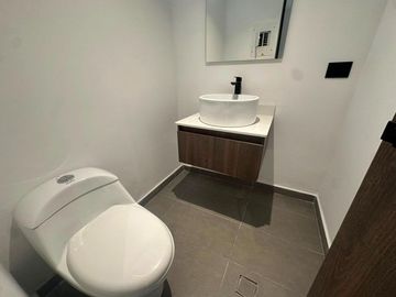 CASA EN ARRIENDO UBICADA EN MEDELLÍN POR EL SECTOR POBLADO