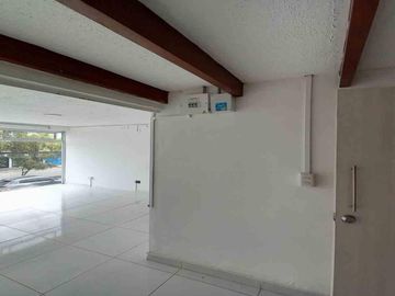 LOCAL EN ARRIENDO EN AV SANTANDER/MANIZALES