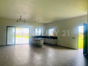 Terreno Con Casa Campestre a la Venta, Carretera Colotlan, Zapopan.