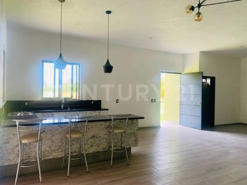 Terreno Con Casa Campestre a la Venta, Carretera Colotlan, Zapopan.