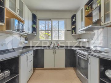 Casa en lote central