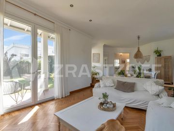 Casa en lote central