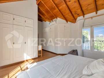 Casa en lote central