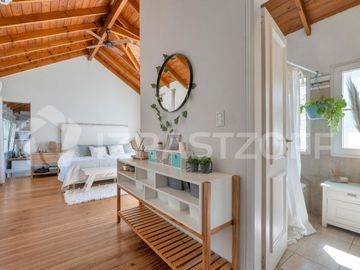 Casa en lote central