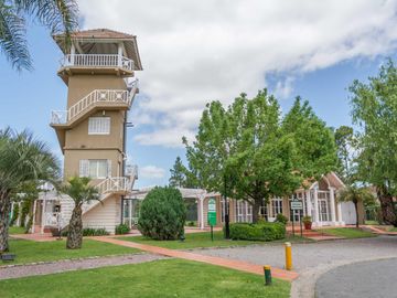 Casa en lote central