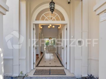 Casa en lote central