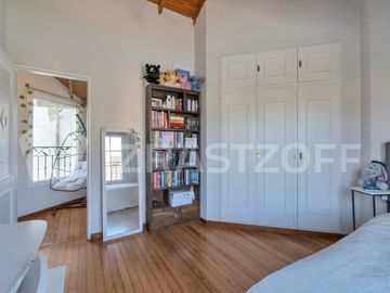 Casa en lote central