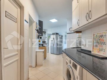 Casa en lote central
