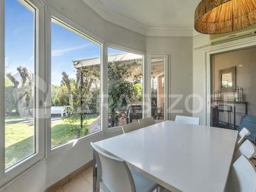 Casa en lote central