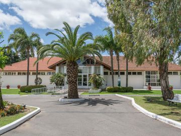 Casa en lote central