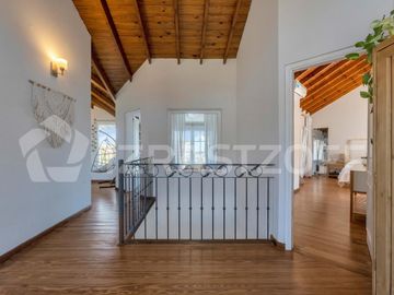 Casa en lote central