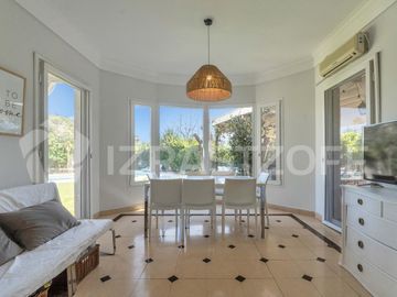 Casa en lote central