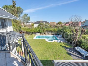 Casa en lote central