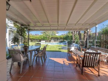 Casa en lote central