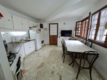 Casa en venta en Gonnet de 3 dormitorios