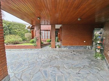 Casa en venta en Gonnet de 3 dormitorios