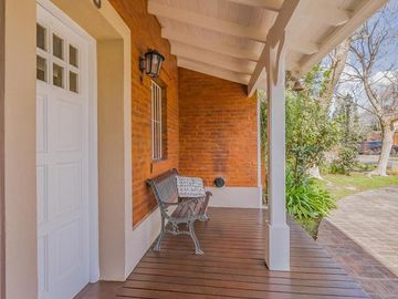 VENTA CASA ESTILO CANADIENSE CON PILETA CLIMATIZADA BARRIO CERRADO LA TRANQUERA PILAR