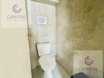 VENTA - Oficina/Vivienda de 8 ambientes en Microcentro
