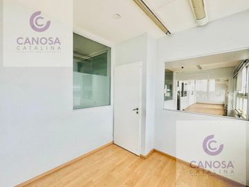 VENTA - Oficina/Vivienda de 8 ambientes en Microcentro