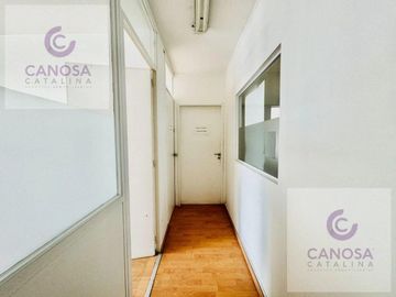 VENTA - Oficina/Vivienda de 8 ambientes en Microcentro