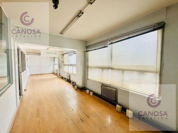 VENTA - Oficina/Vivienda de 8 ambientes en Microcentro