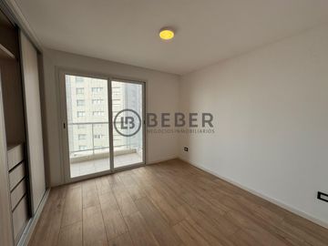 En venta tres ambientes con balcon, La Perla