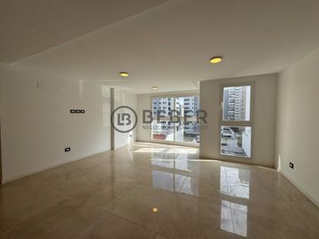 En venta tres ambientes con balcon, La Perla