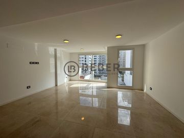 En venta tres ambientes con balcon, La Perla