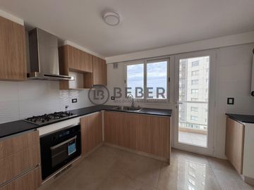 En venta tres ambientes con balcon, La Perla